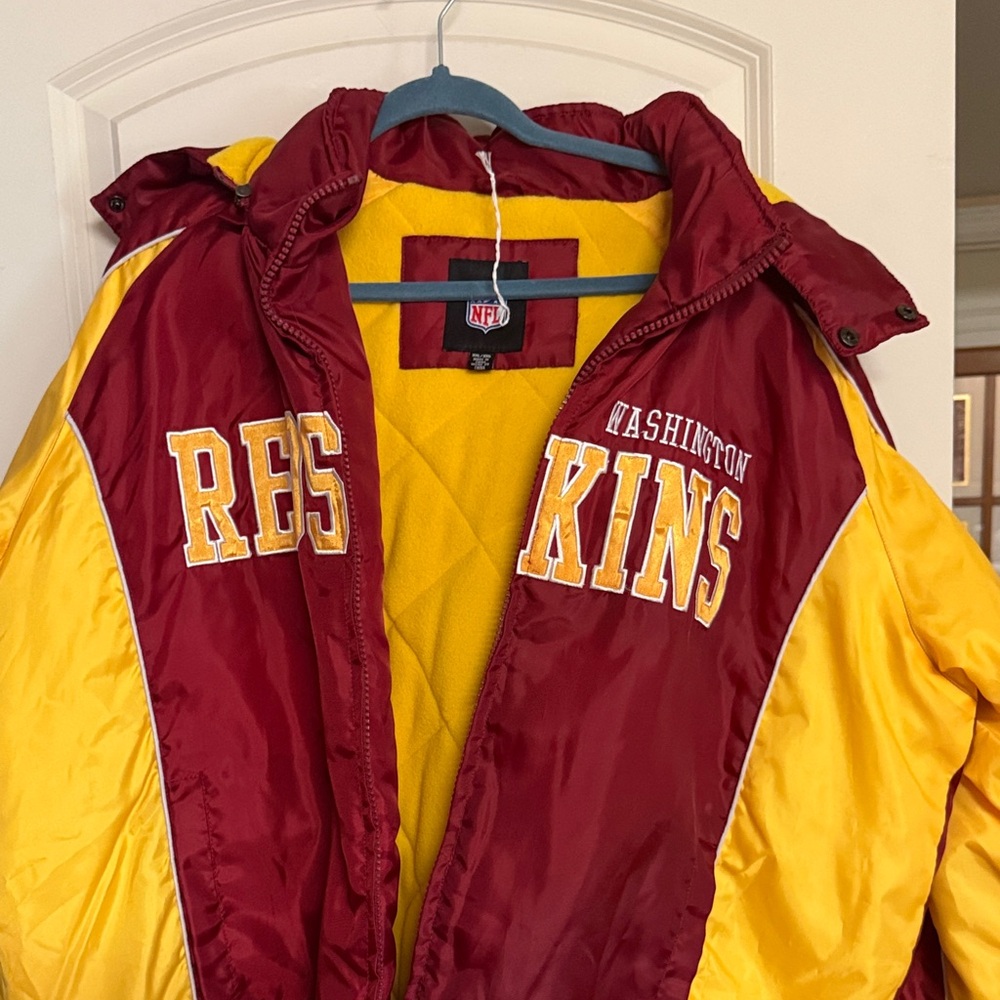 NFL Washington  Redskins,  mens Burgundy and Gold Puffer Jacket